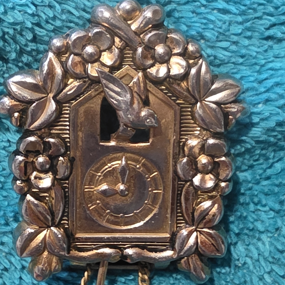 Elegant Gold Floral Cuckoo Clock Fur-clip